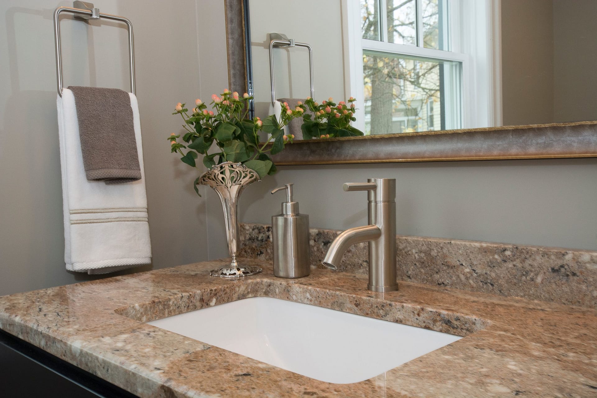 Handles Vs. Knobs Which Faucet Systems Last Longer? Avanti Plumbing